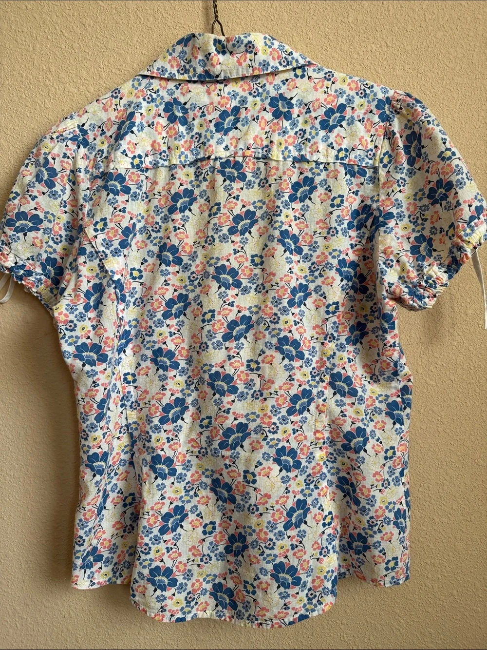 Guess Vintage Floral Button-Front Short Sleeve Blouse